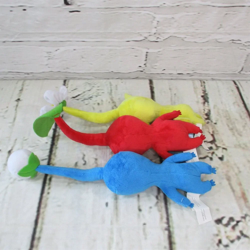 World of Nintendo Lot of 3 Pikmin Collectible Plush Toys - Picture 3 of 7